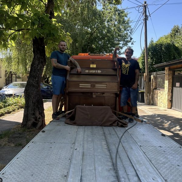 koltoztetes_fuvarozas_tehertaxi._szallitasjpg_3