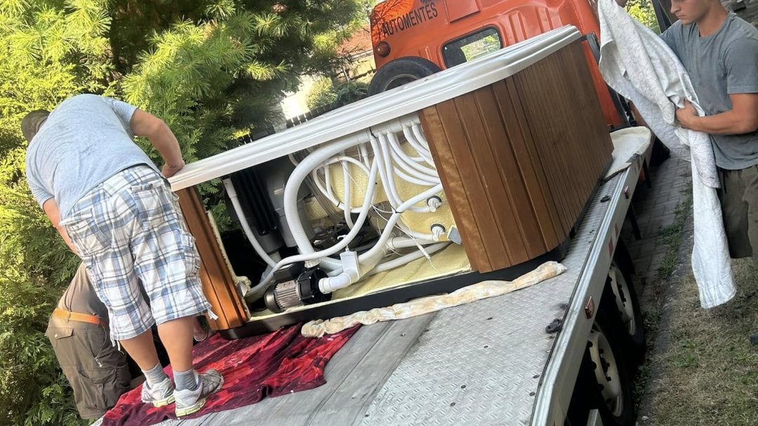 koltoztetes_fuvarozas_tehertaxi_jakuzzi_szallitas_3